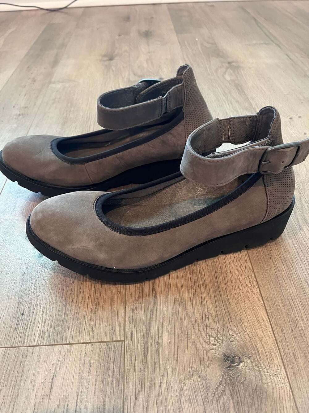 Vintage Earth Shoes Zurich Sion Suede Ankle Strap Mary Jane Wedge Flats